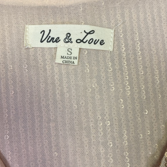Vine and Love, size small,  gold sequent top - Picture 2 of 4